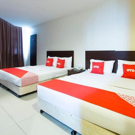 Oyo 89966 Green World Hotel @ Seri Putra Kajang Exterior photo