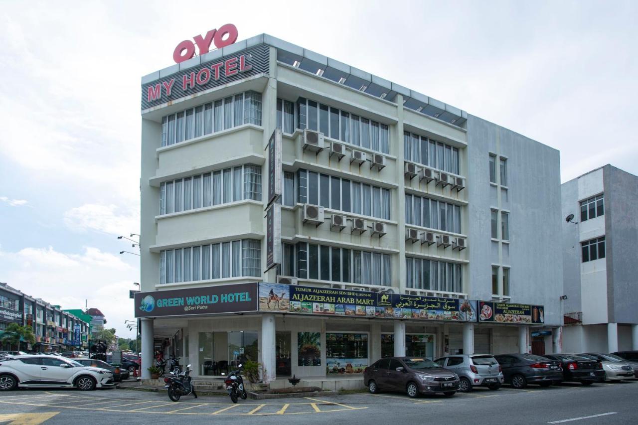 Oyo 89966 Green World Hotel @ Seri Putra Kajang Exterior photo