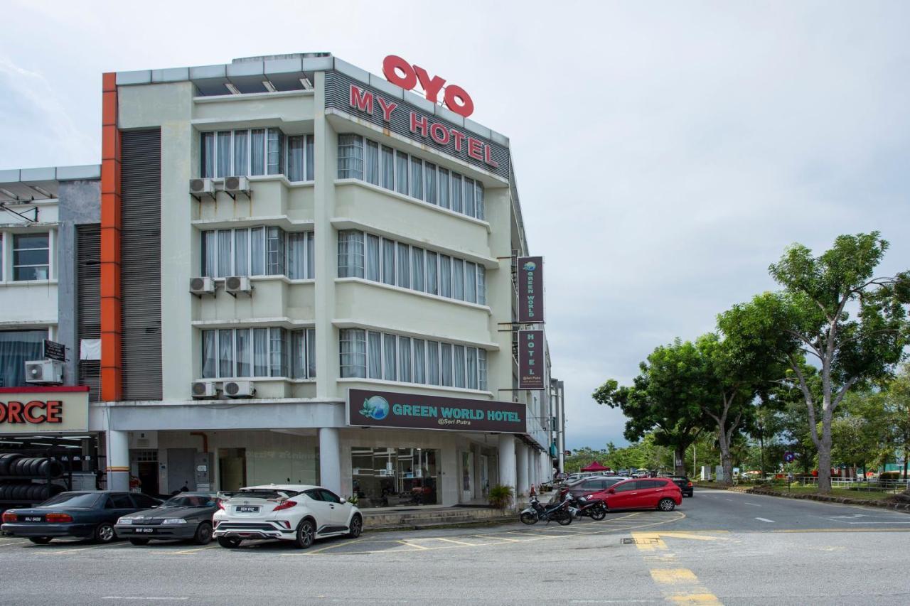 Oyo 89966 Green World Hotel @ Seri Putra Kajang Exterior photo