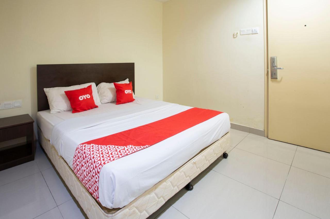 Oyo 89966 Green World Hotel @ Seri Putra Kajang Exterior photo