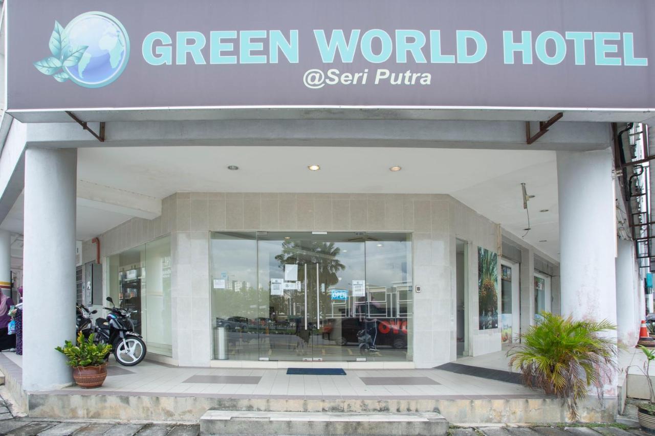 Oyo 89966 Green World Hotel @ Seri Putra Kajang Exterior photo