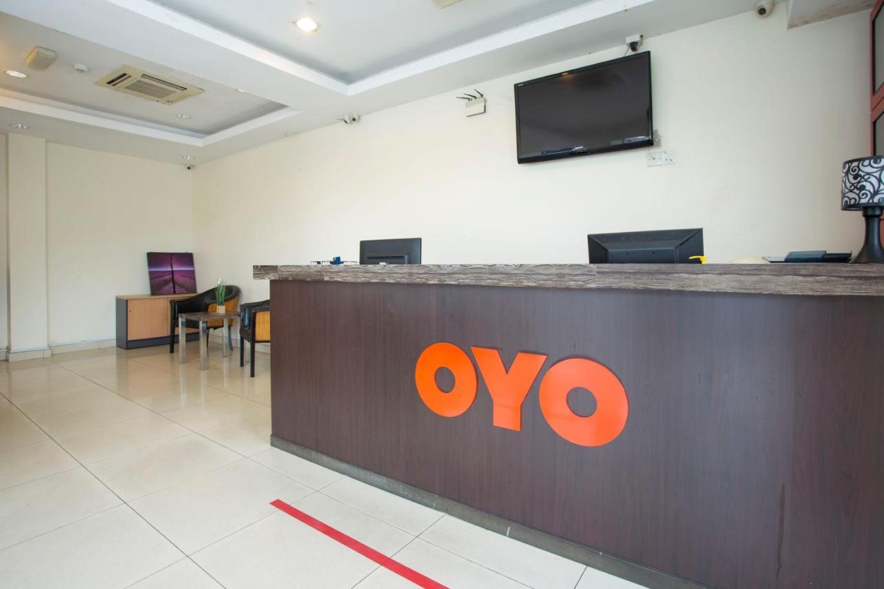 Oyo 89966 Green World Hotel @ Seri Putra Kajang Exterior photo