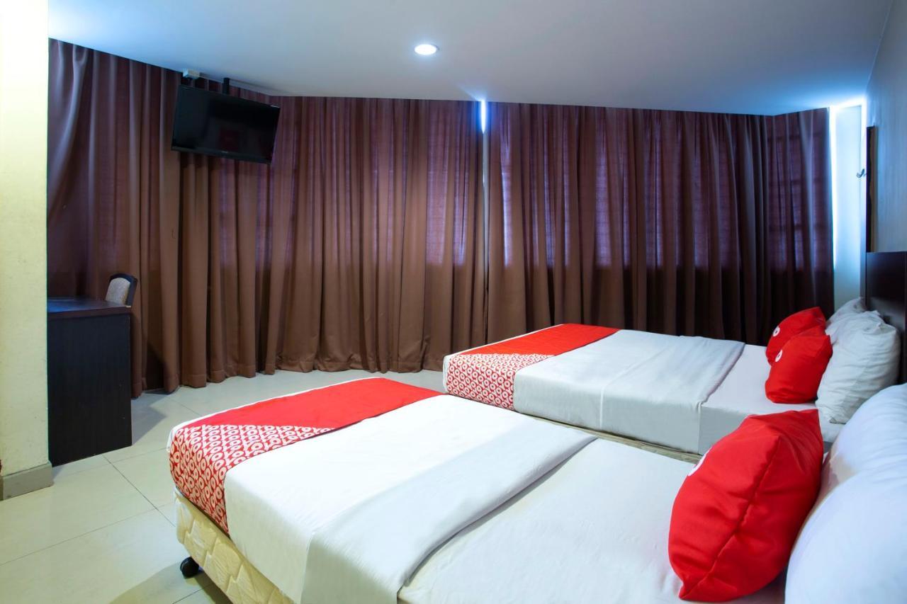 Oyo 89966 Green World Hotel @ Seri Putra Kajang Exterior photo