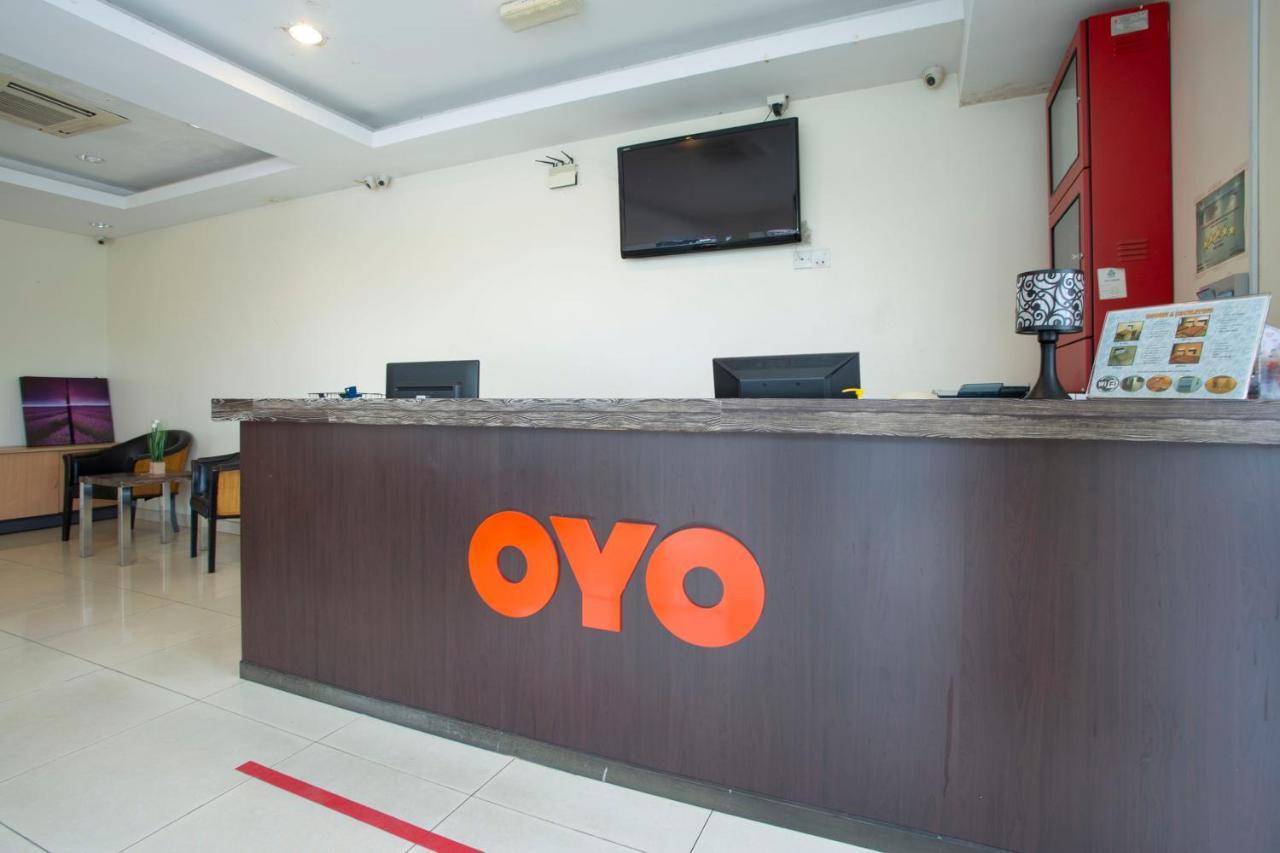 Oyo 89966 Green World Hotel @ Seri Putra Kajang Exterior photo
