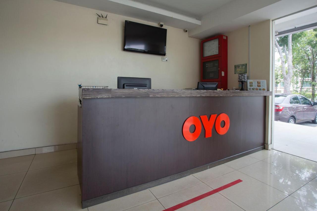 Oyo 89966 Green World Hotel @ Seri Putra Kajang Exterior photo