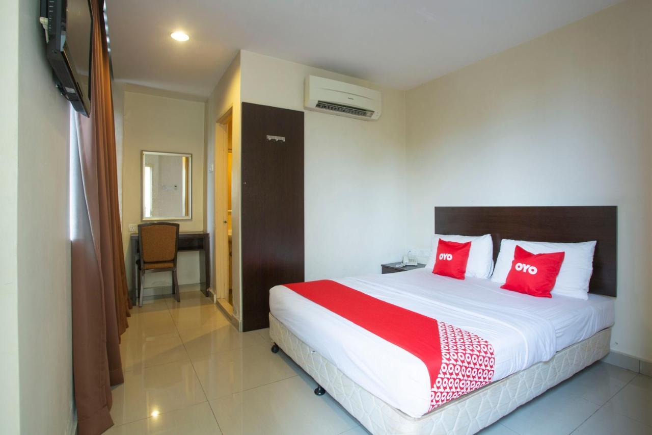 Oyo 89966 Green World Hotel @ Seri Putra Kajang Exterior photo