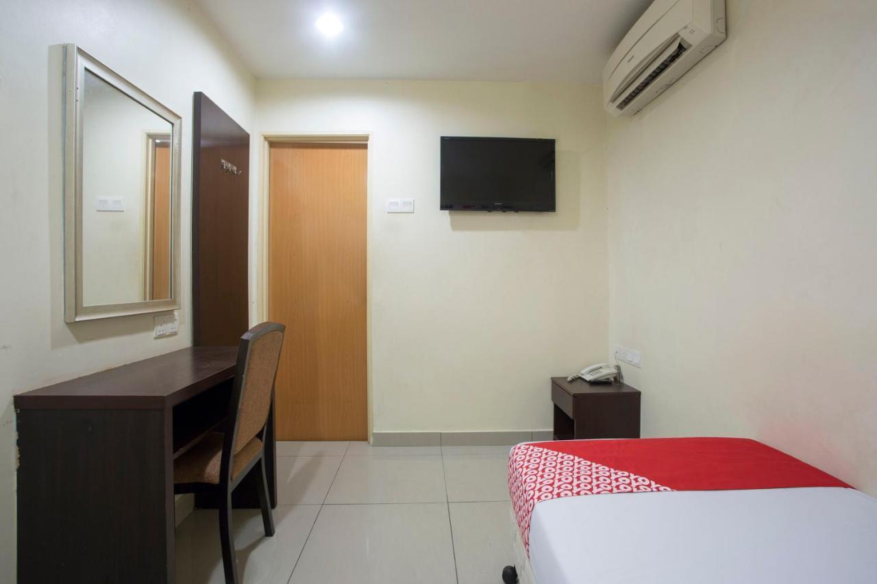 Oyo 89966 Green World Hotel @ Seri Putra Kajang Exterior photo